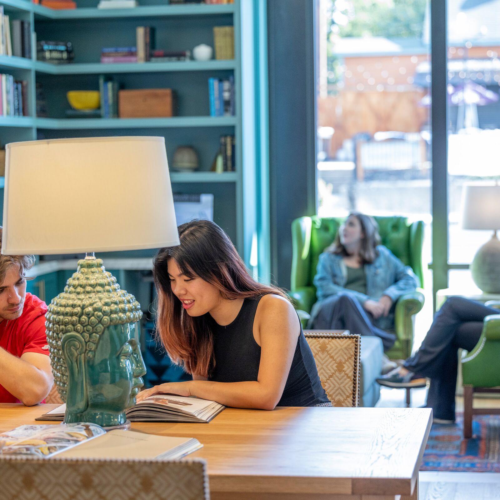 Students chatting in a coffee shop